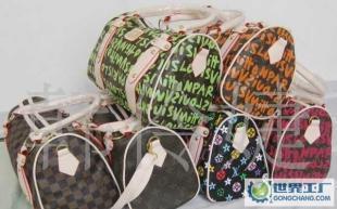 明星同款新風尚 二手011新款手提手腕挽包枕頭韓版女包熱賣解析